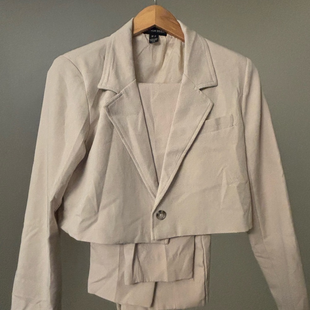 Urban Planet Light Beige Cropped Blazer